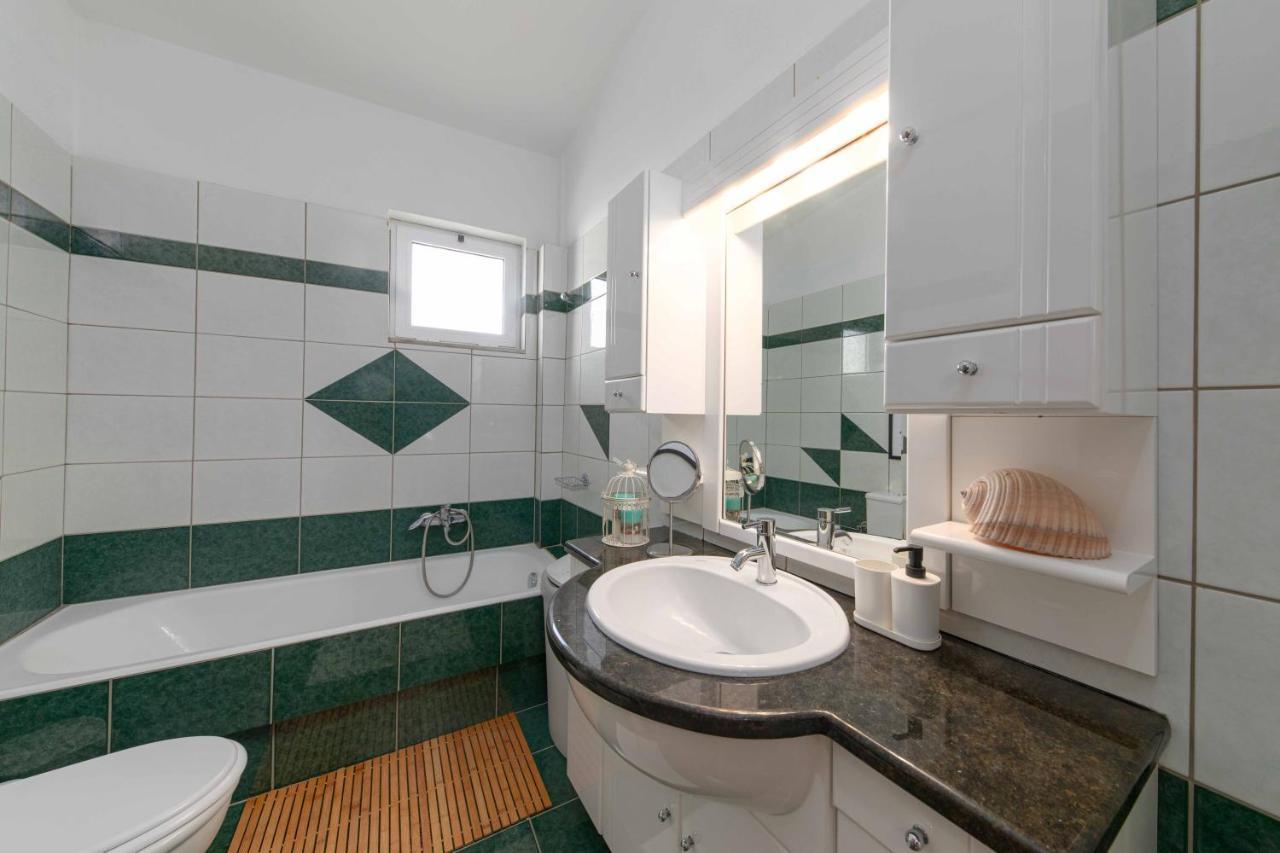 Villa Melenia For Family Holidays By The Beach Agia Pelagia  Exterior foto